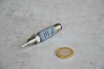 Pt1000 Einschraubfühler mit integriertem Messumformer 4-20mA oder 0-10V. Mini Messumformer integriert in einem Gehäuse mit Temperaturfühler.